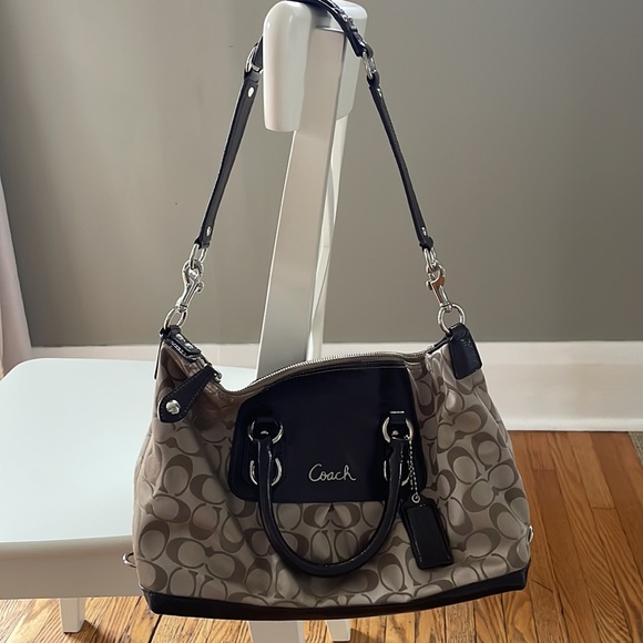 Coach Purse - Picture 2 of 4